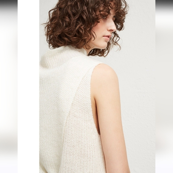 FRENCH CONNECTION Mathilde Embellished Split-Back Sweater top. Size XS NWT - Picture 2 of 12